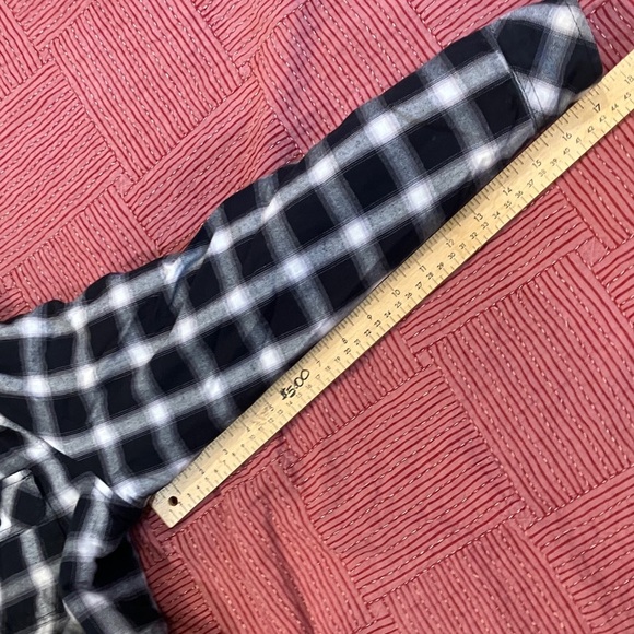 Teen boy medium size Black /White Plaid Hooded Jacket ( or fits women’s small) - Picture 11 of 13